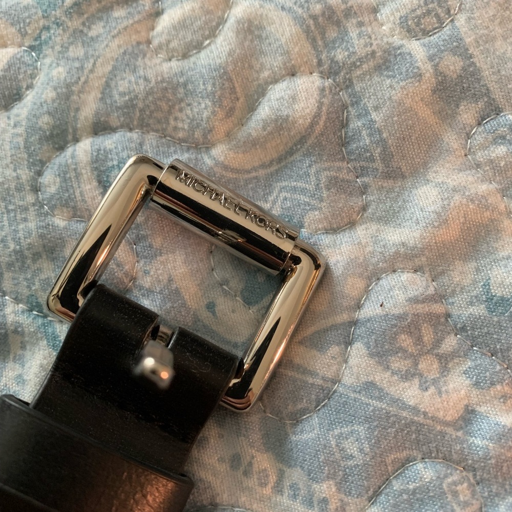 MICHEAL KORS women belt size 4
